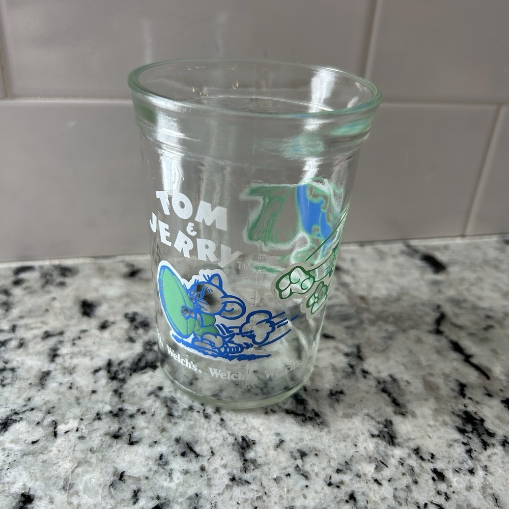 Vintage Welch's Jelly Jar Tom and Jerry Football Juice‎ Jam Glass 6 oz